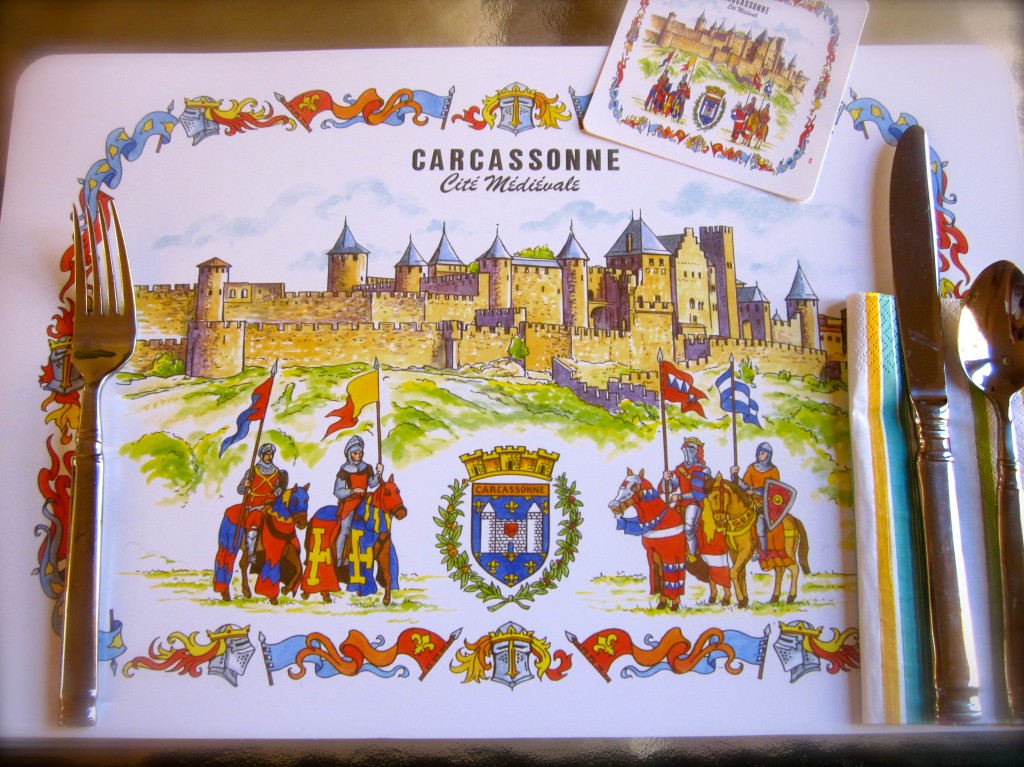 While cleaning my linen closet I found these placemats, a momento from a trip to Carcassonne two years ago. It not only brought back French memories but also helped brighten up the dinner table 