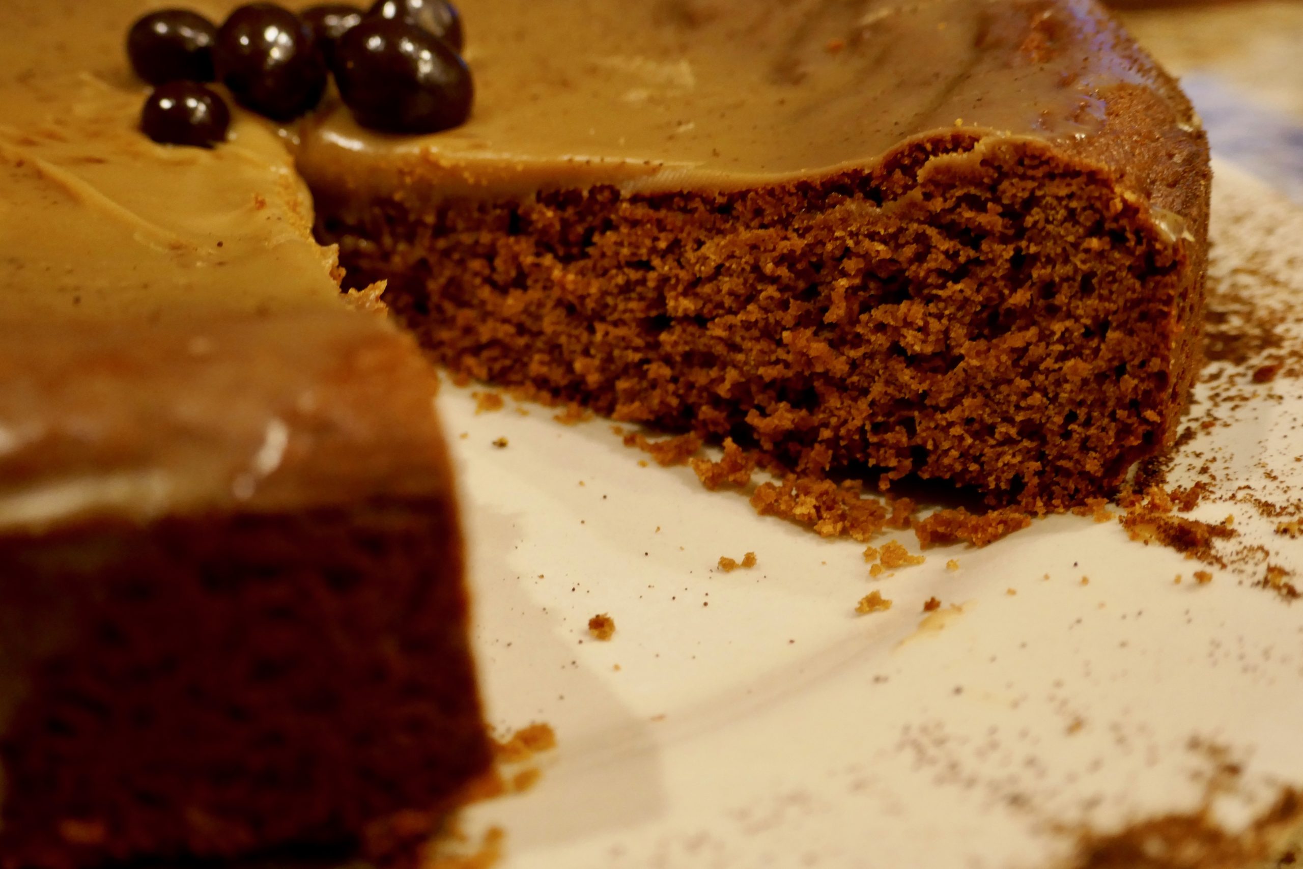 MOLASSES COFFEE CAKE. MORE, PLEASE.